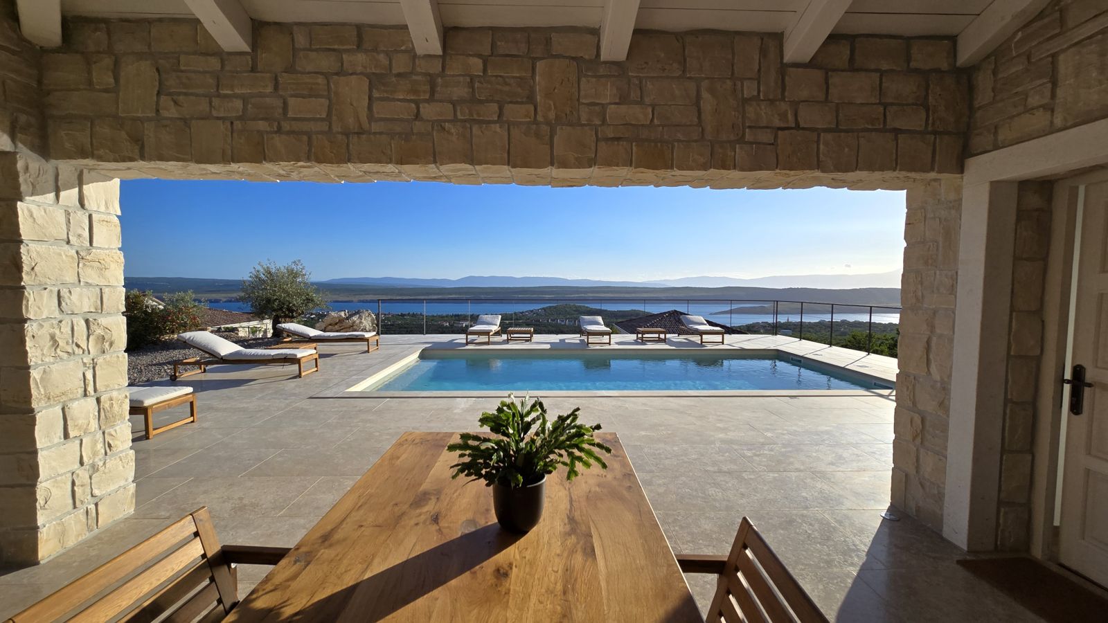 Dinner above the sea at Villa Casa Bacchus