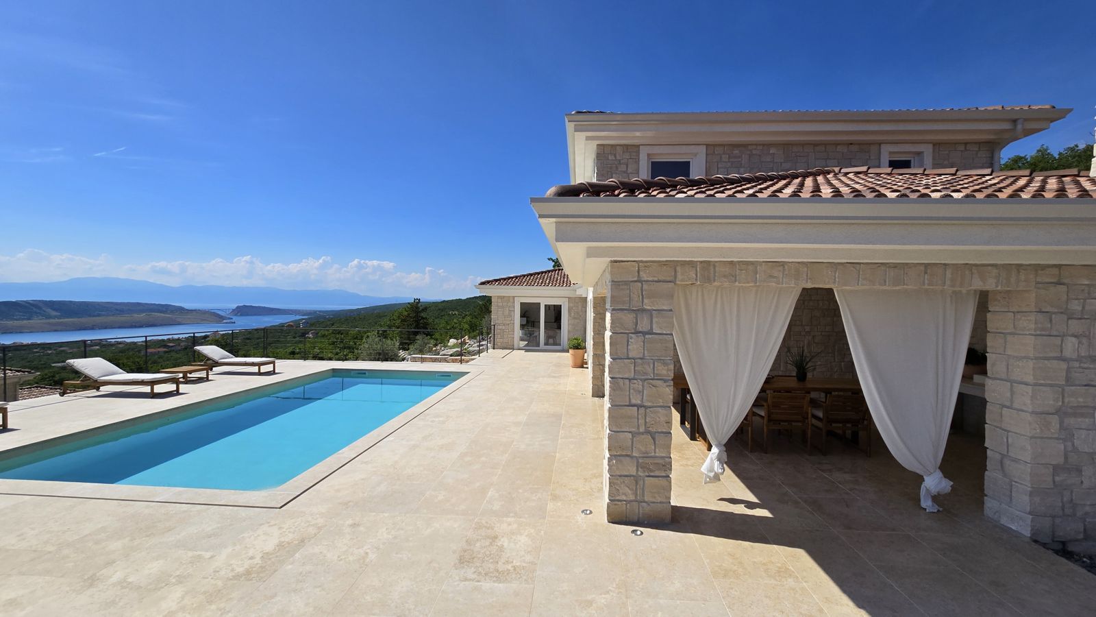 The daybed corner at Villa Casa Bacchus