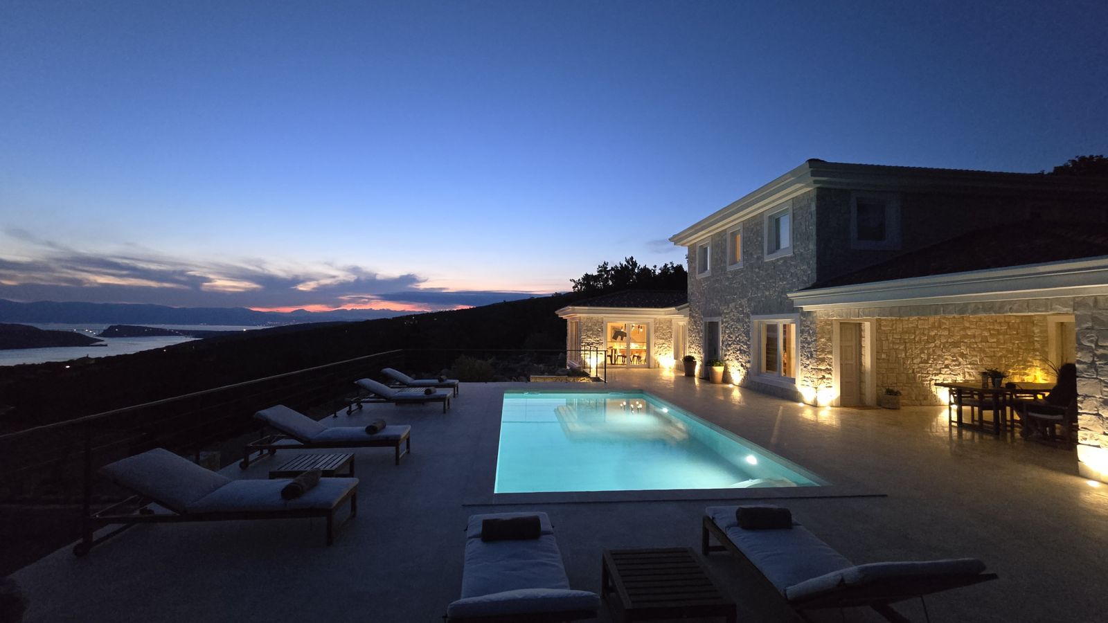 The house at dusk at Villa Casa Bacchus