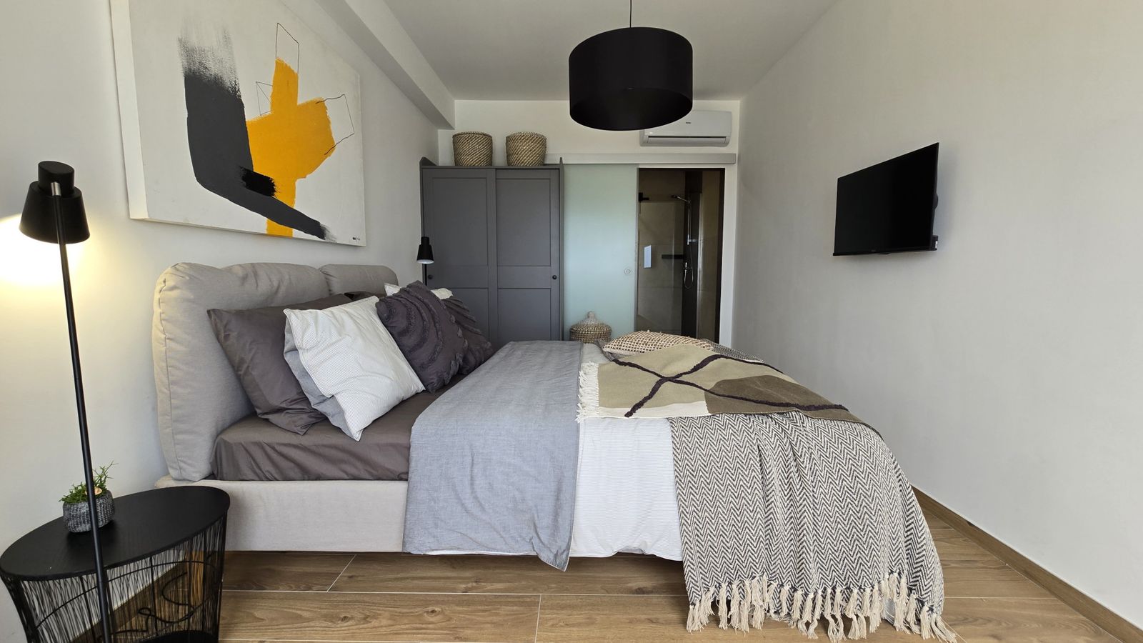 Bedroom with morning light at Villa Casa Bacchus