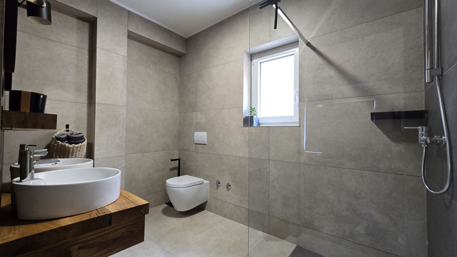 Grey stone bathroom at Villa Casa Bacchus