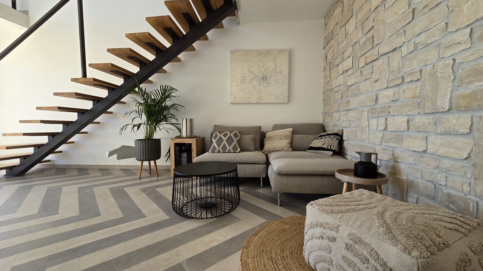 Stone wall, open stairs at Villa Casa Bacchus