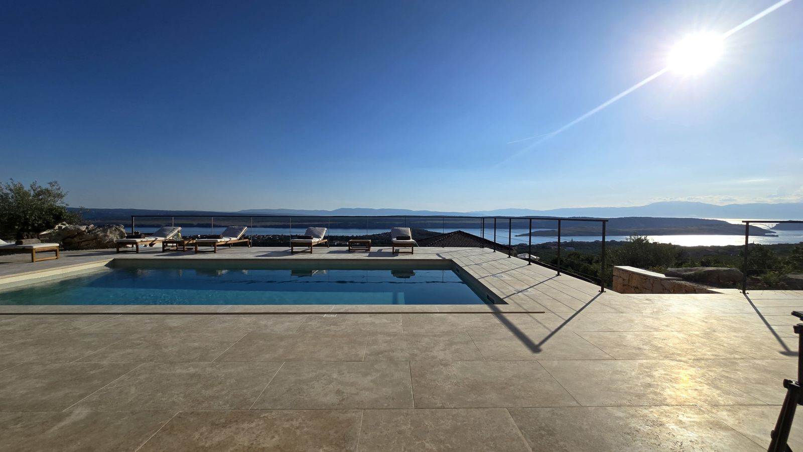 Pool meets the horizon at Villa Casa Bacchus