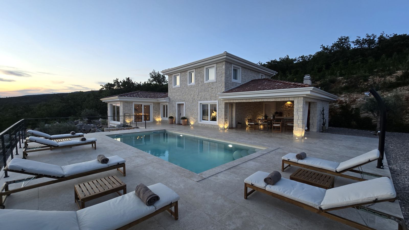 Loungers at noon at Villa Casa Bacchus