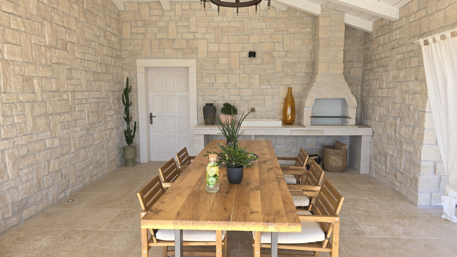 The summer kitchen at Villa Casa Bacchus